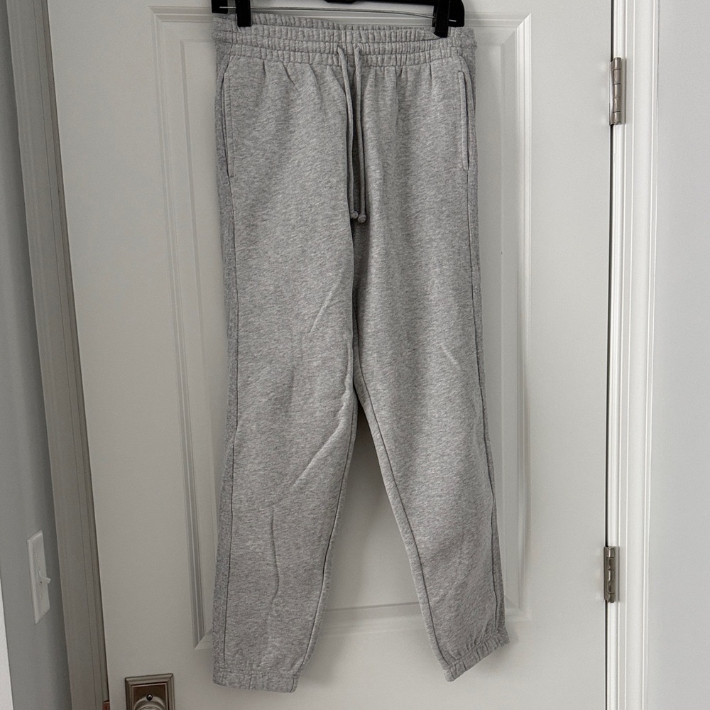 TNA CozyAF Fleece Sweatpants in Light Gray